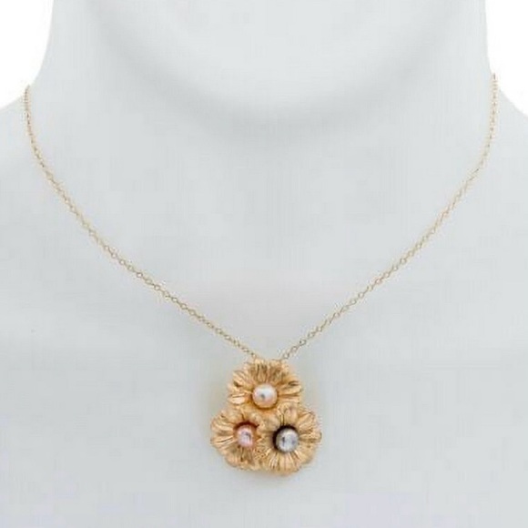 Giani Bernini Cultured Pearl Daisy Pendant Necklace - Picture 2 of 13